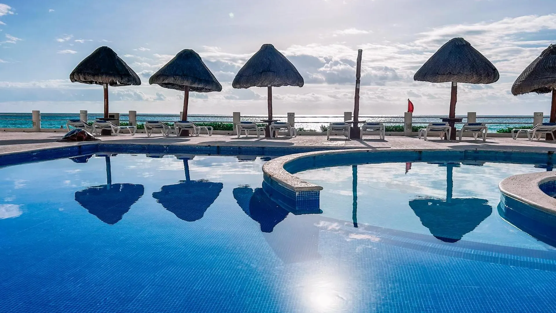 Villas Marlin Ocean Front Канкун